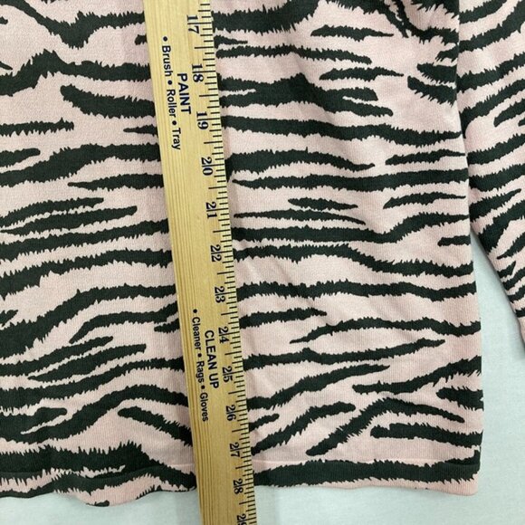 Quacker Factory size 1X Pink Black Animal Print Embellished Stretch Knit Top - Picture 5 of 9